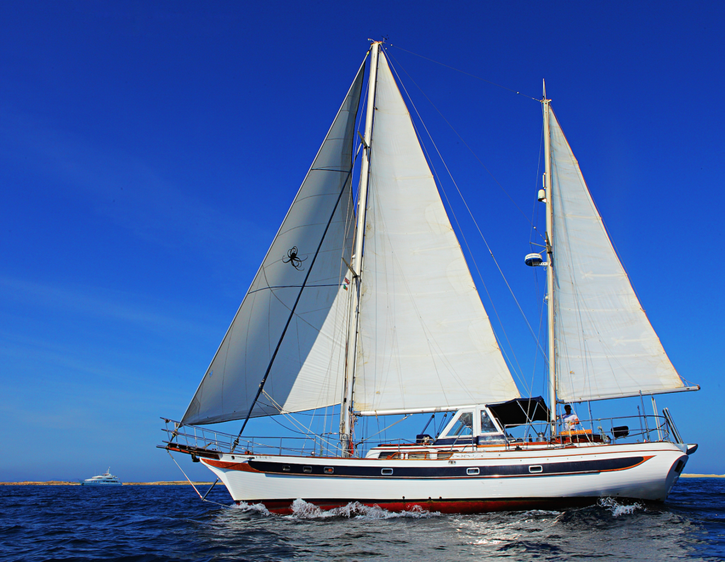 yacht katch ct 56