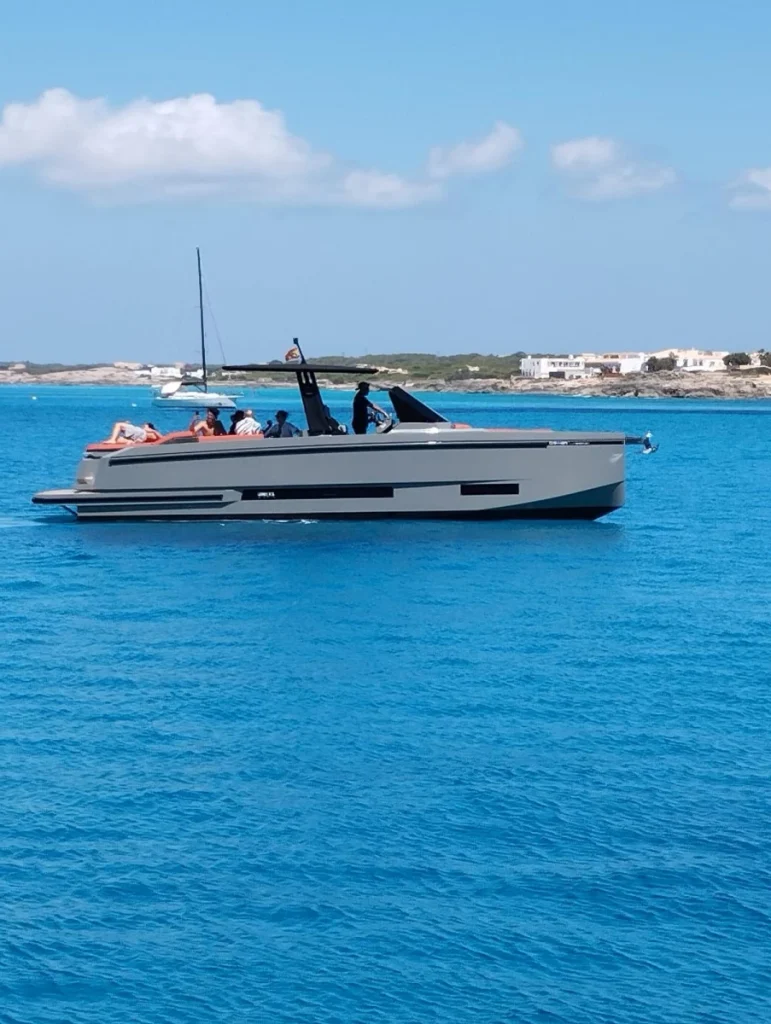 yacht d34 ana e1707851706515