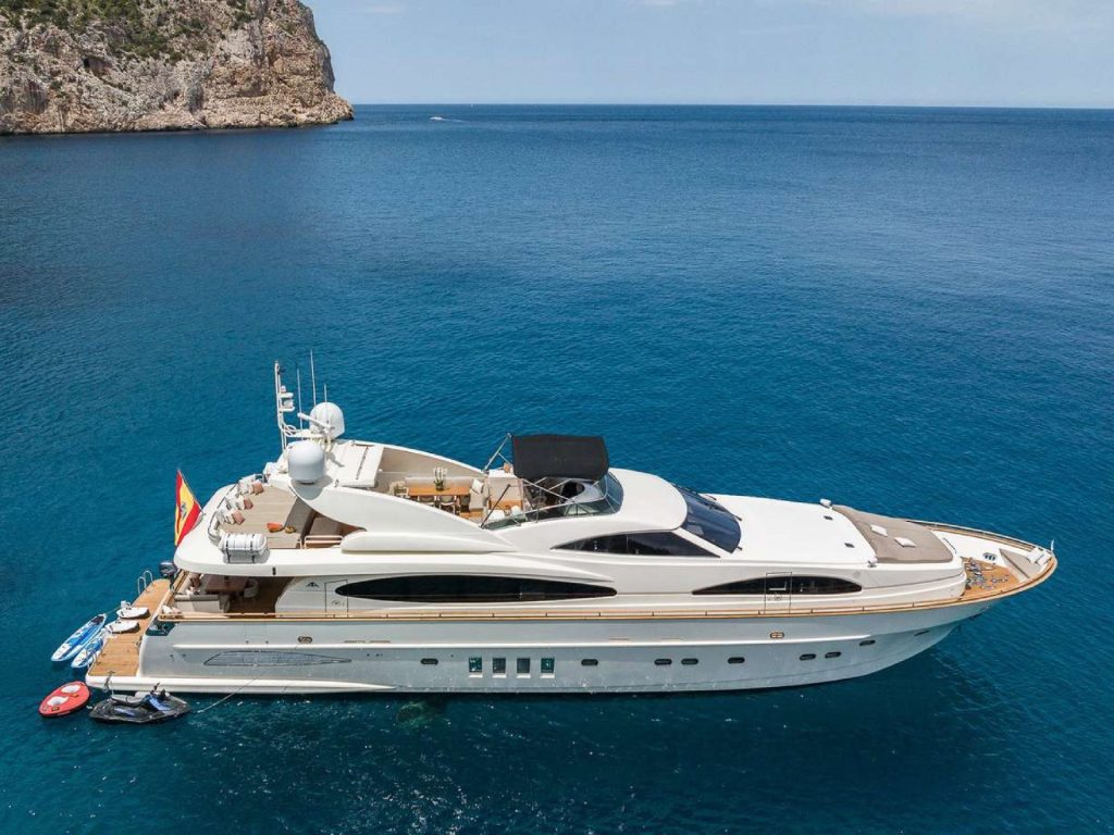 yacht astondoa 102 bfour 1