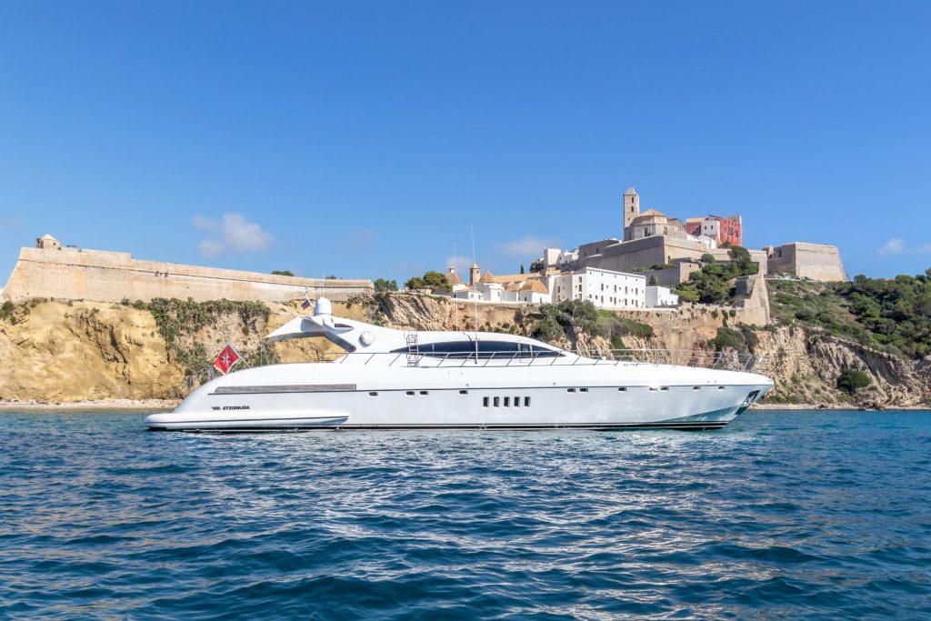 yacht mangusta 130 15 e1709912463769