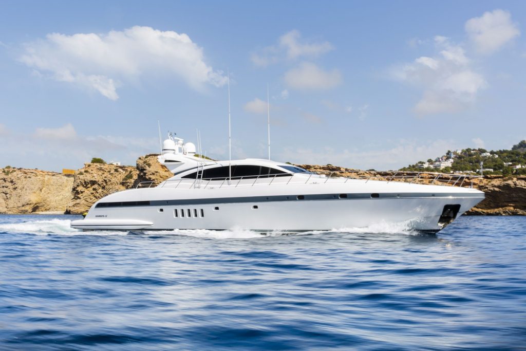 yacht mangusta 92 ch