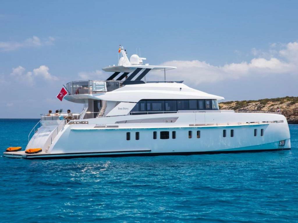 yacht vanquish 82