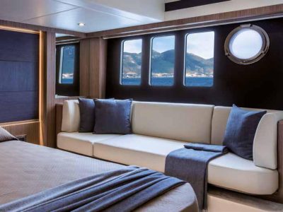 23 ABSOLUTE 52 FLY _GOOD WAVES ONLY