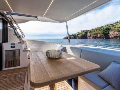 26 ABSOLUTE 52 FLY _GOOD WAVES ONLY