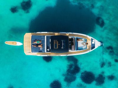 DeAntonioYachts_D50_21