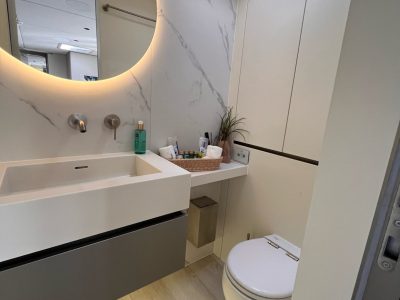 30 yolo bathroom 3