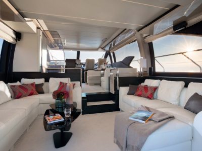 Azimut-66-yacht-charter-Salon